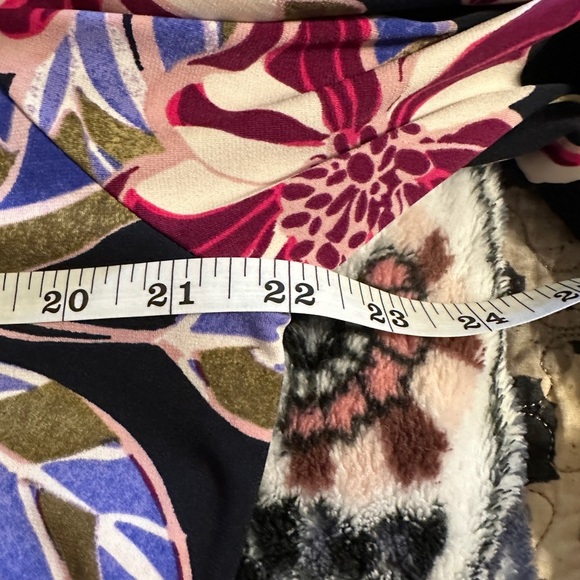 Ellen Tracy top. - Picture 5 of 6